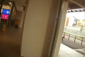 偶遇非常像Blake Lively的哥伦比亚美女模特，她真正的工作是。。视频封面