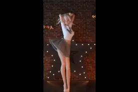 AI美女热舞视频封面