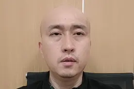 为啥头上不停长疙瘩和脓包？可能是这四种病在捣乱视频封面