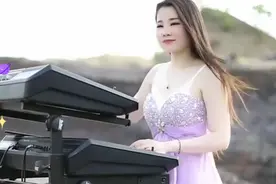 一曲《初恋》，优美的旋律，勾起多少人的美好回忆