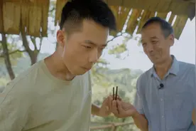 我们村：颜值担当摄影小哥入镜，活生生被误为托