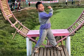 两女一男的三胎家庭，你们怎么看？好还是不好呢？视频封面