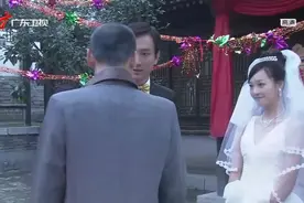 婚前丈夫含糊其辞，妻子闻他身上有香水味，婚后又有陌生女人找他视频封面