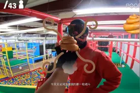 csgo游戏:游乐场吃鸡大作战，用小汉堡直接迷晕敌人