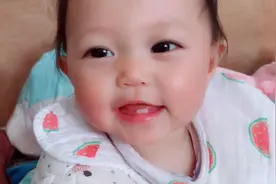 宝宝最喜欢脱袜子🧦这病怎么治视频封面