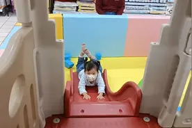 宝宝今天表现的很棒，厕所里配这首音乐绝了😂