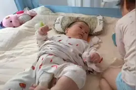 两岁叛逆期越不让干啥越要干每天把妈妈气的死去活来的视频封面