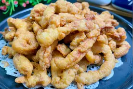 炸小酥肉，切记别加清水调糊，教你一招，外酥里嫩，放3天不回软