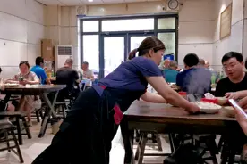 邯郸美食：我是煮饺，十五种馅，现包现煮，味道好