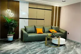 全屋冷色系装修好看不好看呢？看看这套80平米的房子效果怎么样？