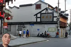 上海城隍庙豫园长长的白色围墙外究竟发生了什么……视频封面