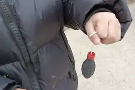 过年放爆竹是老祖宗留下的传统习俗，爆竹喷射的硫磺具有杀菌作用视频封面