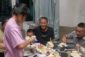 老妈的生日，昕姐来主持，送的祝福太幽默视频封面