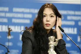 公开当小三，叫嚣原配的柏林影后金敏喜有什么手段视频封面