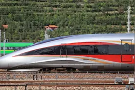 智能动车组列车首次到访云南！G71次列车驶入昆明南站视频封面