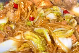 白菜炖豆腐粉条这样做才好吃，原汁原味，做法简单家常，太香了
