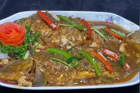 鲤鱼怎么做才好吃呢？酒店大厨告诉你 一定鲜嫩入味 百吃不腻