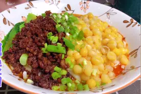 重庆小面之豌杂面，从做酱到打佐料步骤详细，学会了可开店，真香视频封面