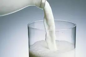 服用降压药时，哪些食物不能吃？医生告诉你！视频封面