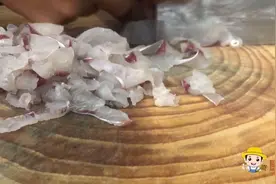 吃了一顿地道横县鱼生，才知道怎样才能杀死寄生虫，关键在于配料视频封面