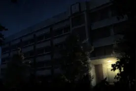 白色情人节：刚转到这所学校，半夜准备探索一下，结果被……视频封面