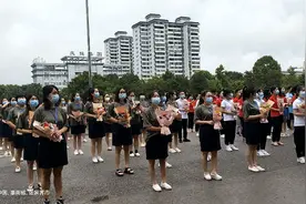 8月25日张家界解封：为来自各地州市的白衣天使们送行..视频封面