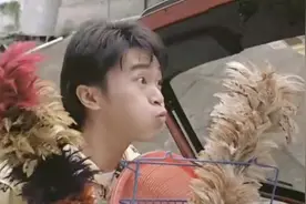 星爷偷看美女眼珠子都快掉下来了视频封面