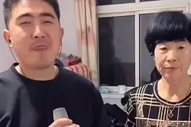 饭后陪老妈唱首歌，老妈高兴了视频封面