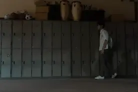只为你一人视频封面