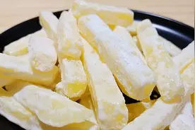 土豆切成条放冰箱里，太厉害了，家庭老保姆的拿手绝活，出锅真香视频封面