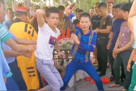 这就是隐落在海南民间千年的民风民俗：公上身！拍于琼中北斗村视频封面