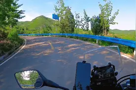 一个人的午后视频封面