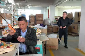 这位困难的大哥，得知我用这种方法帮助他，当场感动得泪流满面。视频封面