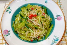 夏日减脂凉拌菜黄瓜金针菇，酸辣爽口好吃不胖，简单易做赶快试试视频封面