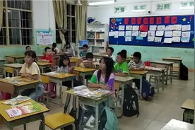 乡镇小学住校生的晚自习？视频封面