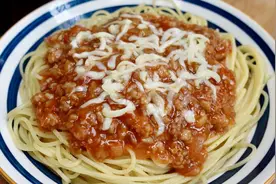 自制番茄肉酱意大利面🍝超多的肉酱，番茄汁浓郁，酸酸甜甜的视频封面