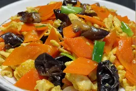 厨师长教你胡萝卜炒鸡蛋家常做法，步骤详细，鲜香嫩滑下酒又下饭