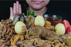 ASMR解压吃播：今天吃一只小公鸡，和他的孩子视频封面