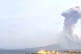 二月十四日 凌晨六点 日本火山爆发 场面极其震撼视频封面