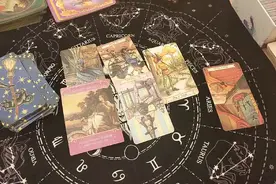 塔罗占卜现场抽牌：你的正缘的特征？有可能什么时候遇到？视频封面