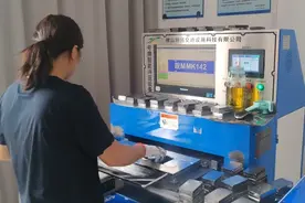 车牌制作过程，机动车牌号是怎么制作的视频封面