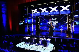 大叔深情演唱一首（想起老妈妈）感动了全场。视频封面