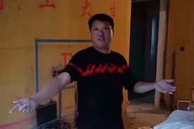 阳台瓷砖只贴一半监理发火，瓦工索性道出实情，不留颜面他受打击视频封面