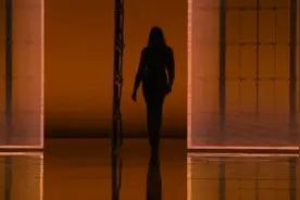 时尚个性，丰满性感的时尚小野猫视频封面