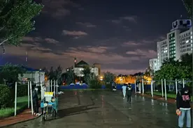 她能天天开心就是我所希望的视频封面