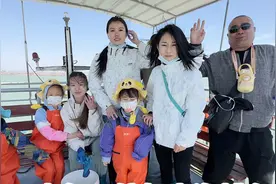 和仲文包一艘船出海捕鱼，过程惊险刺激，没想到还捞上来一个古董视频封面