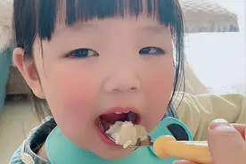 当有一个吃饭时嘴巴又甜又会夸你的小可爱是种什么感受呢？视频封面