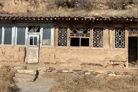走进内蒙古黄土高坡，发现个无人村有水有电就是没人，人都去哪了视频封面