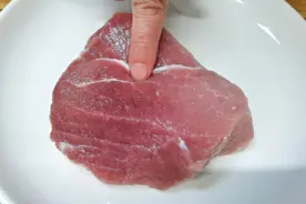 炒猪肉时，瘦肉发柴嚼不动？掌握技巧，像吃豆腐一样嫩滑，太香了视频封面