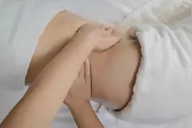 美容美体培训～侧腰手法，疏通带脉，减脂塑形视频封面